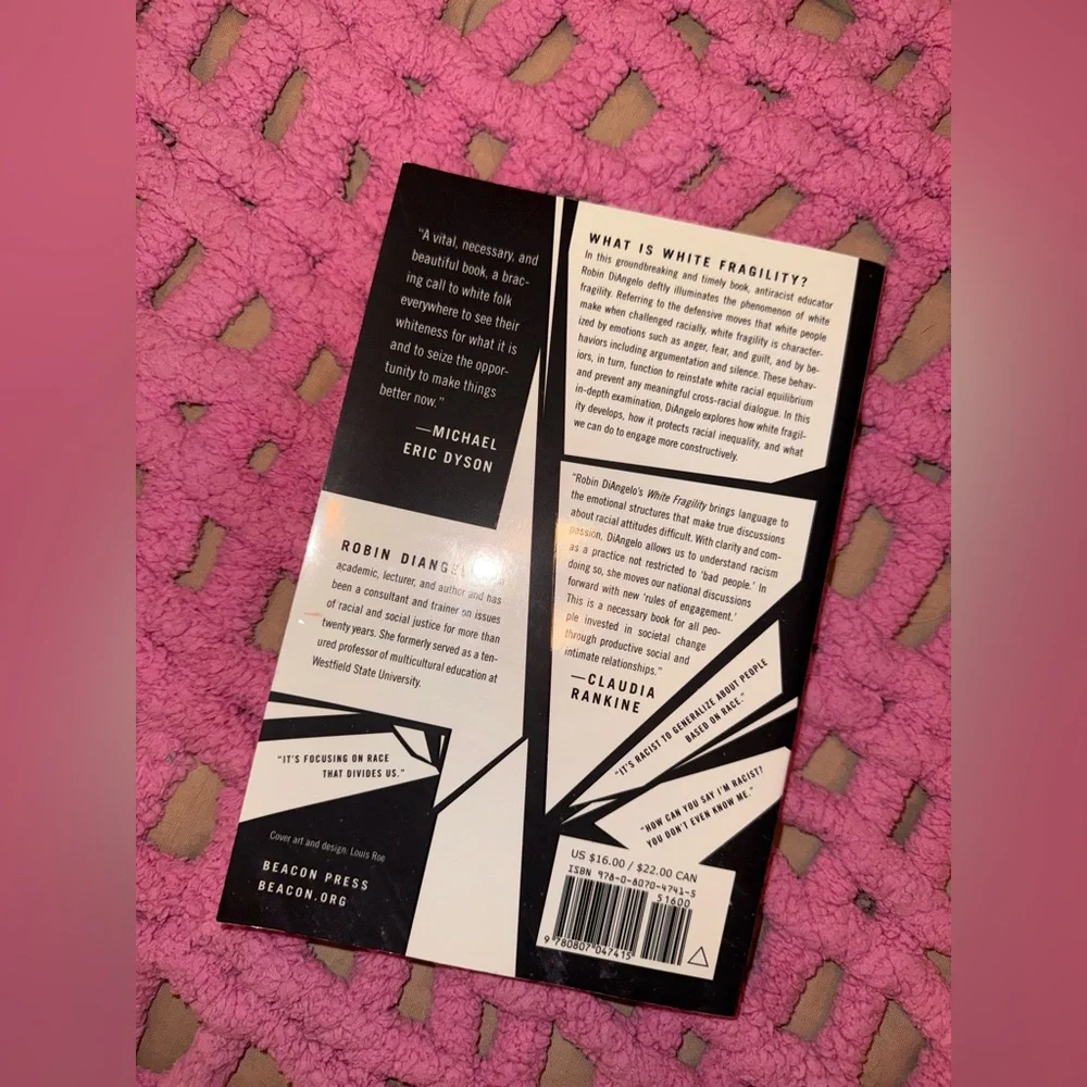 White Fragility by Robin DiAngelo - Black & White Paperback, Used good condition